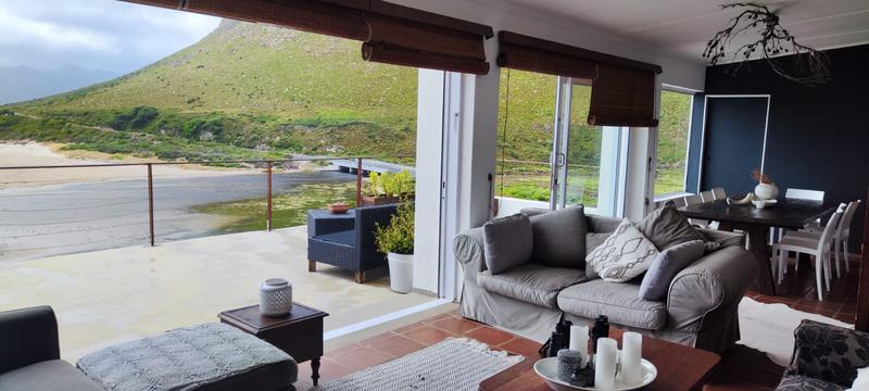 To Let 3 Bedroom Property for Rent in Rooi Els Western Cape